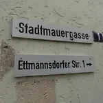 Holiday Apartman *